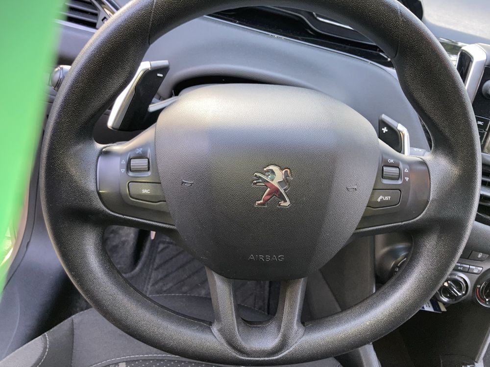 Peugeot 208 como NOVO