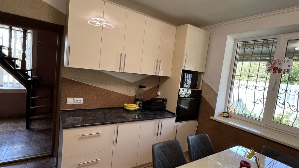 Продається будинок 6 км від міста