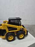 Vende-se veículo de brinquedo CAT (marca Bruder)