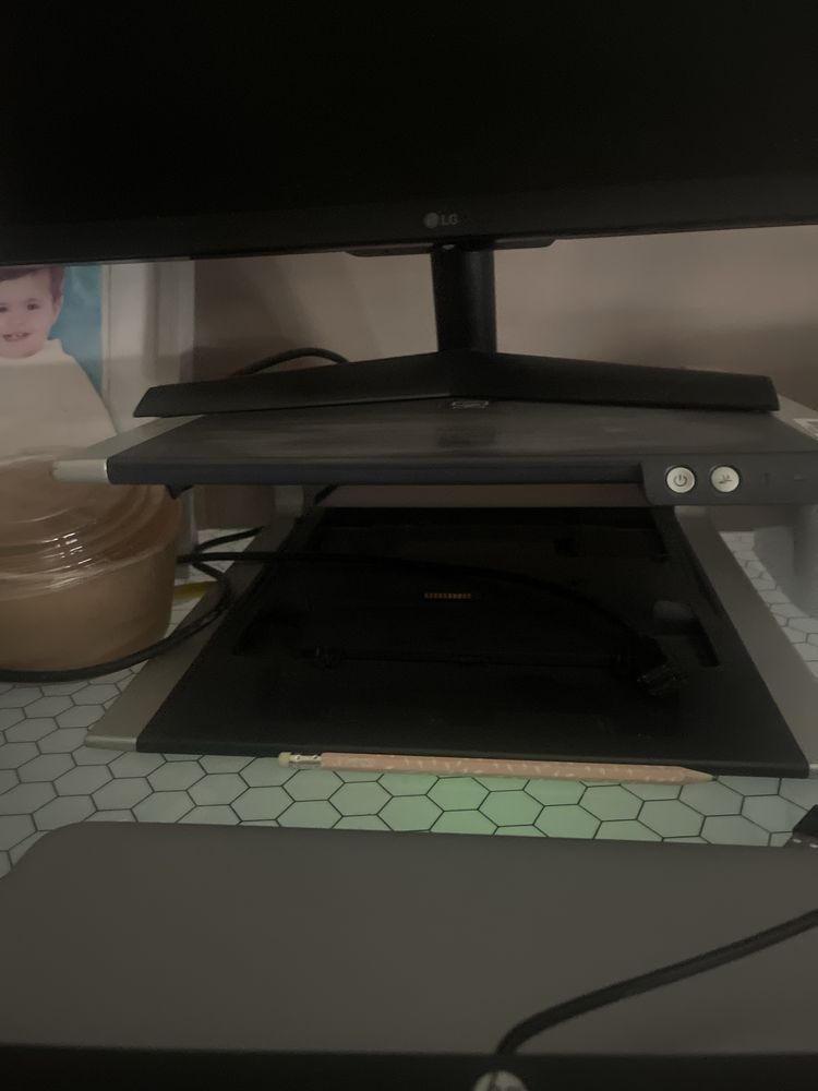 Wlevador de monitor e monitor de computador