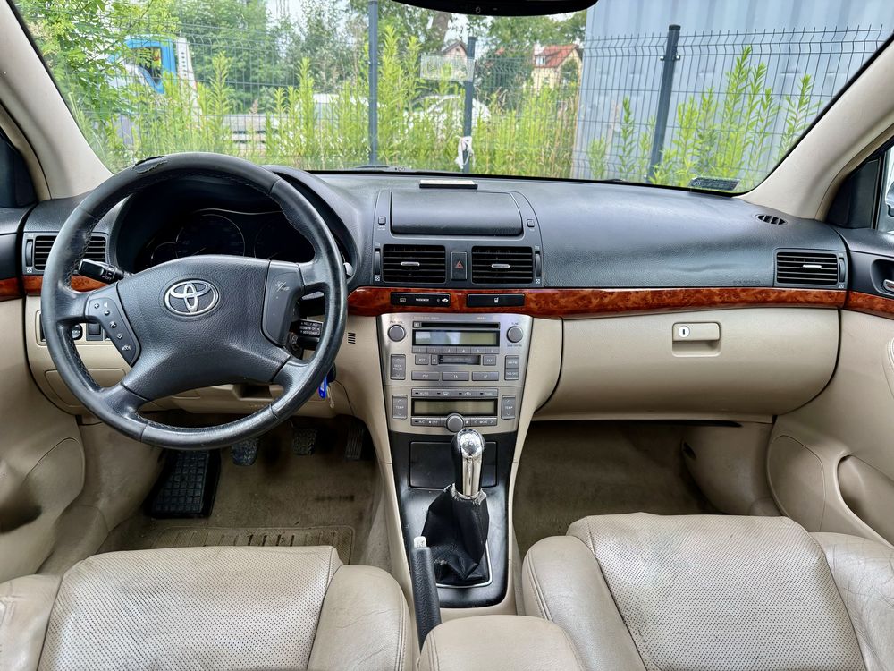 Toyota Avensis 2.0 D4D * 2005 * Klima * Skóry * Alufelgi * Zadbana