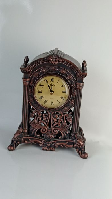 Zegar kominkowy model dekoracyjne. Vintage.