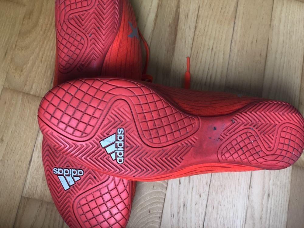 Halówki do piłki nożnej Adidas roz. 44