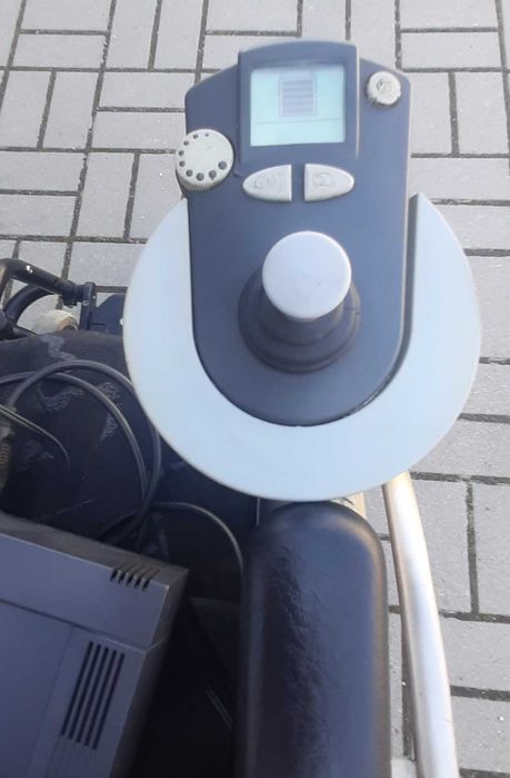 Wózek inwalidzki dla dzieci z napędem elektrycznym różne rozmiary