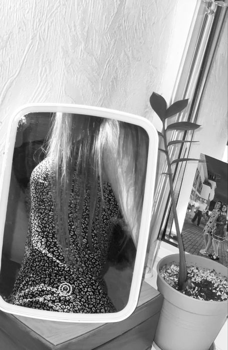 Сукня на брительках Week