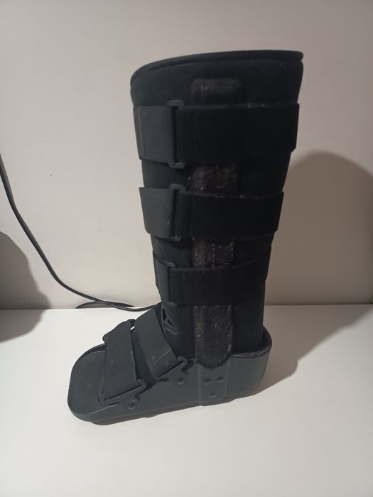 Bota ortopédica.