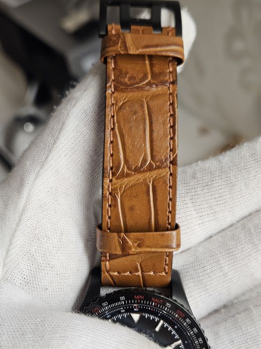 Hamilton khaki aviation converter