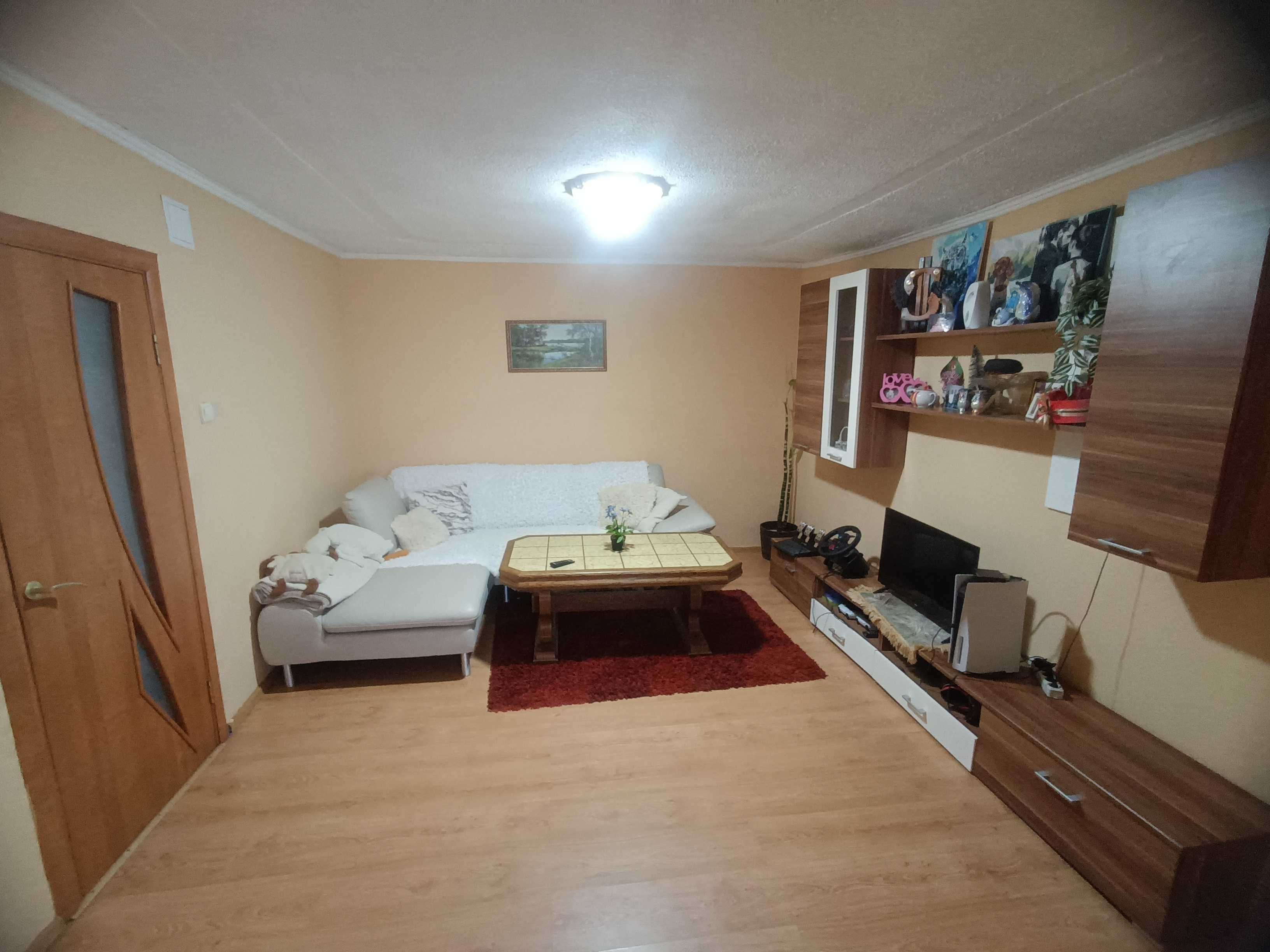 ПРОДАЖ 5-и кімнатного будинку з ремонтом, 10 хв. до центру та басейну!