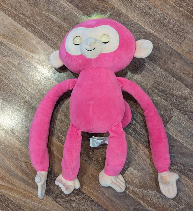 Интерактивная мягкая детская игрушка Обезьянка-обнимашка Белла 42 см
