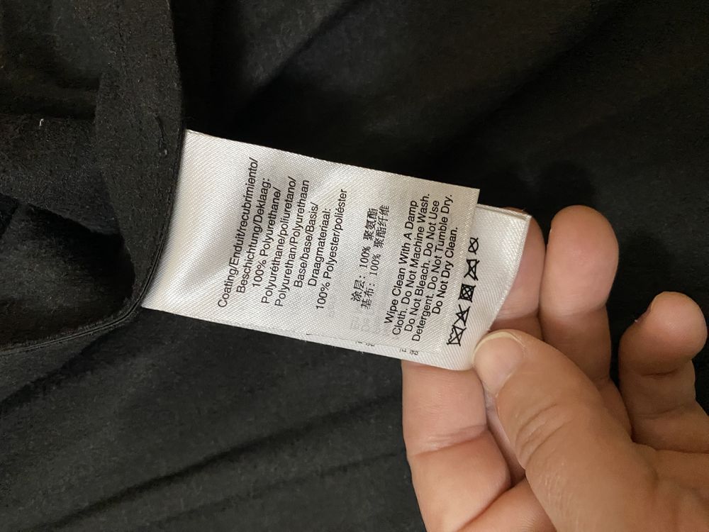 Saia DKNY pele sintética