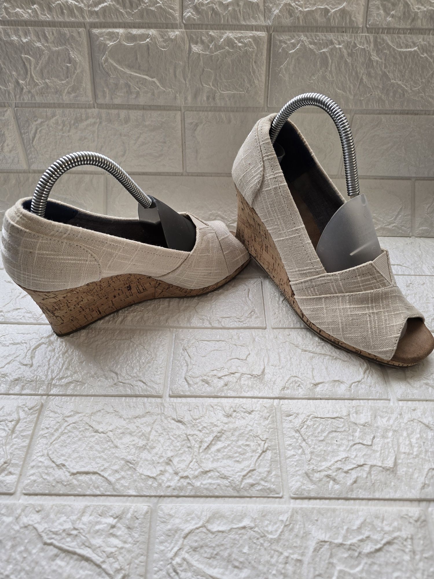 Toms koturna korek r.41