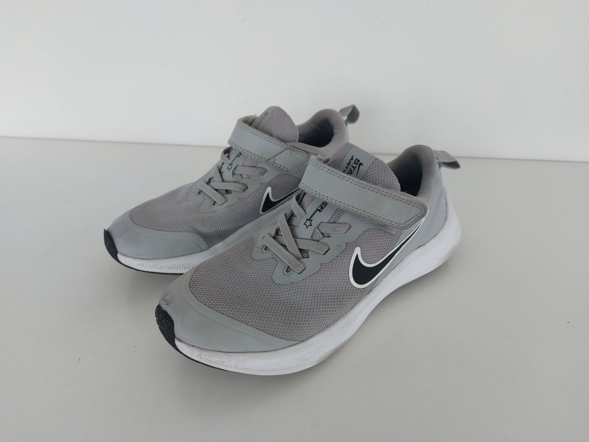 Buty dziecięce adidasy Nike w rozmiarze 33