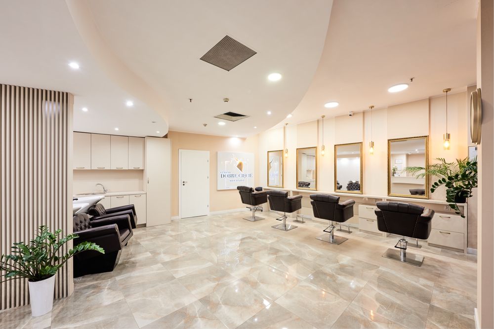 Odstąpię salon fryzjerski – 80 m²