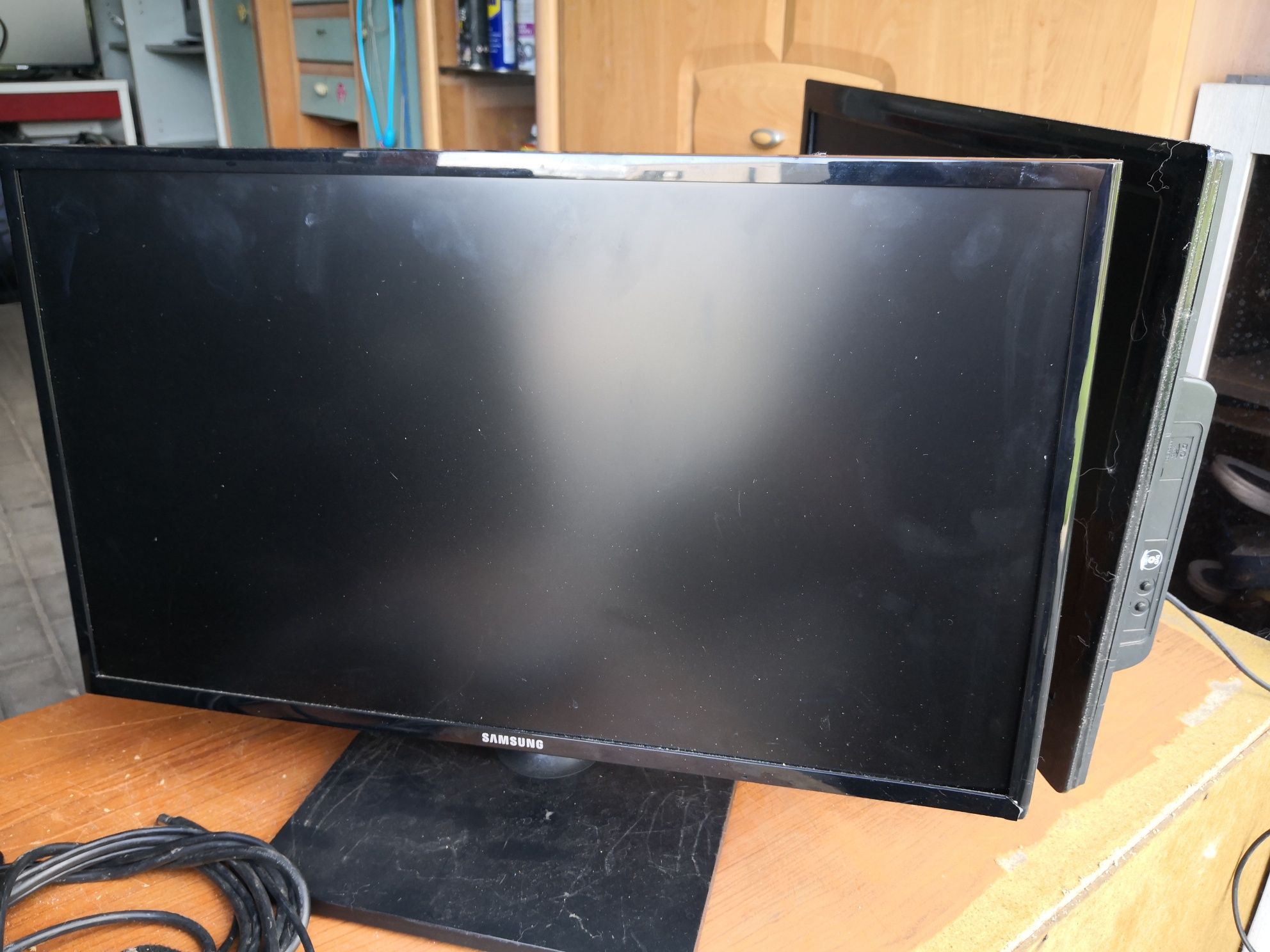 Monitor Samsung 24 cale sprawny