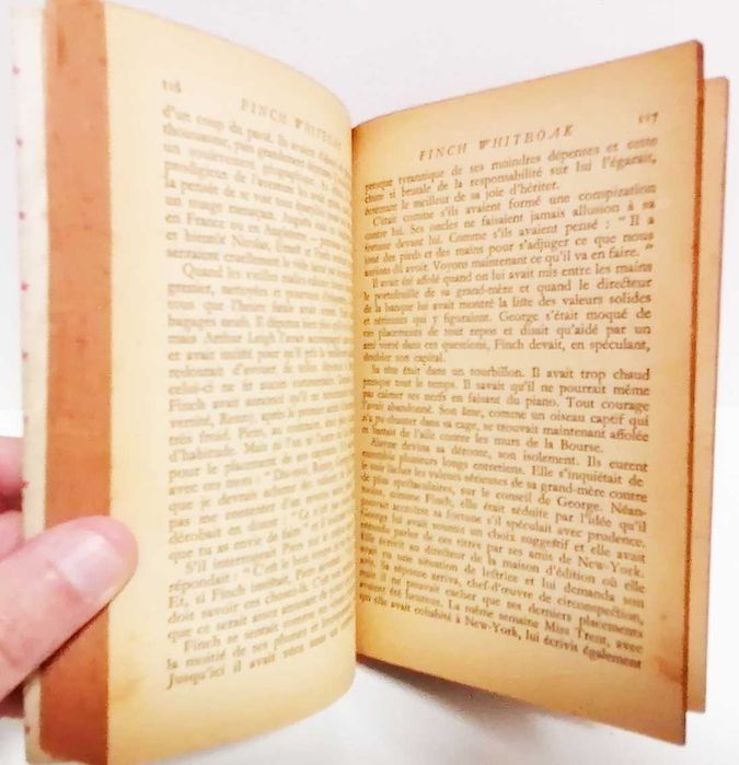 Finch Whiteoak, de Mazo de la Roche. (edição francesa)