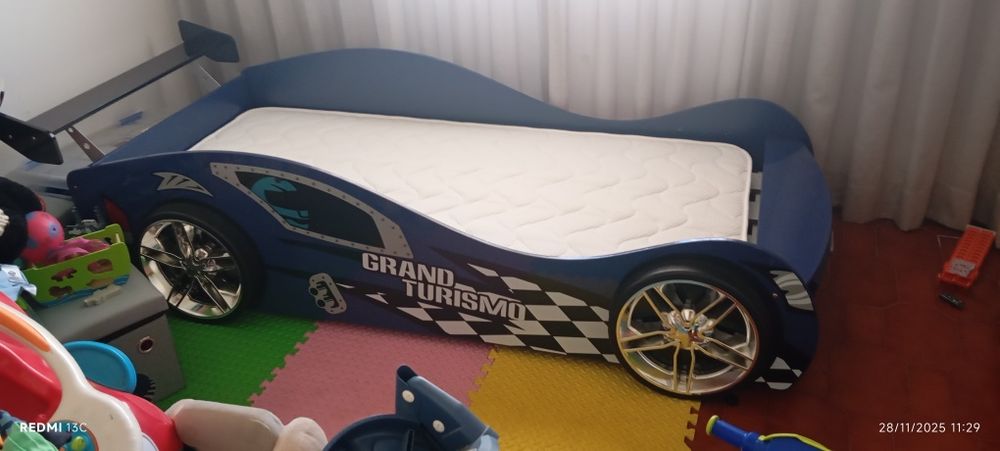 Cama para crianças grand turismo como nova, com colchão