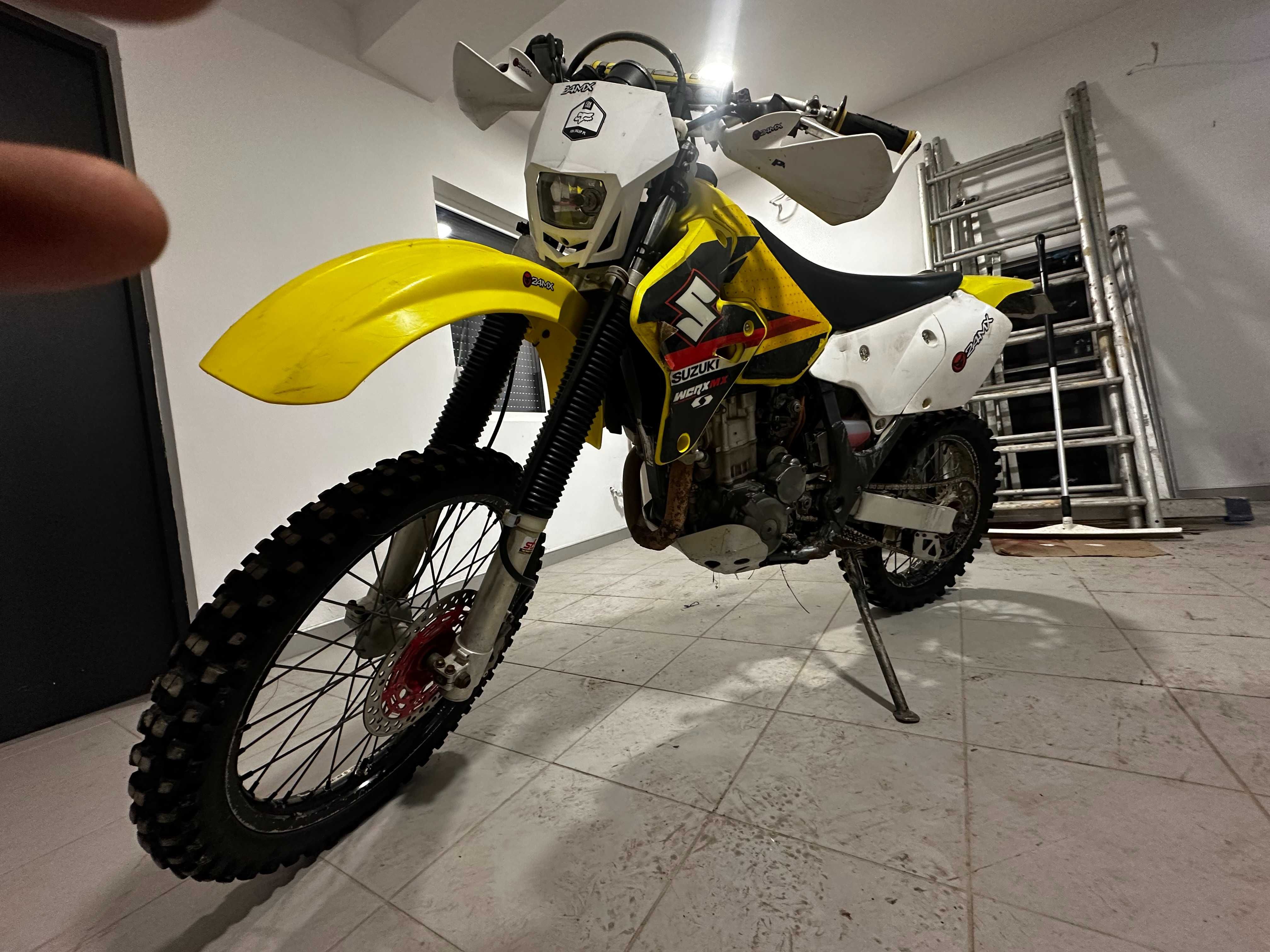SUZUKI DRZ 400 E wersja mocniejsza 2004r zarejestrowany, opłacone OC.