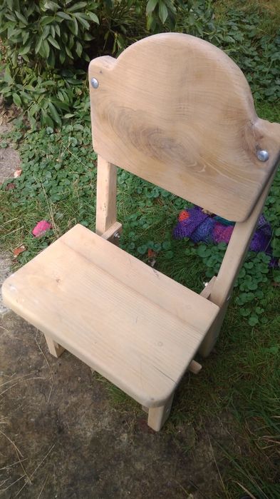 Дубовий стіл , 5 дубових лавок і 2 дубових стільці