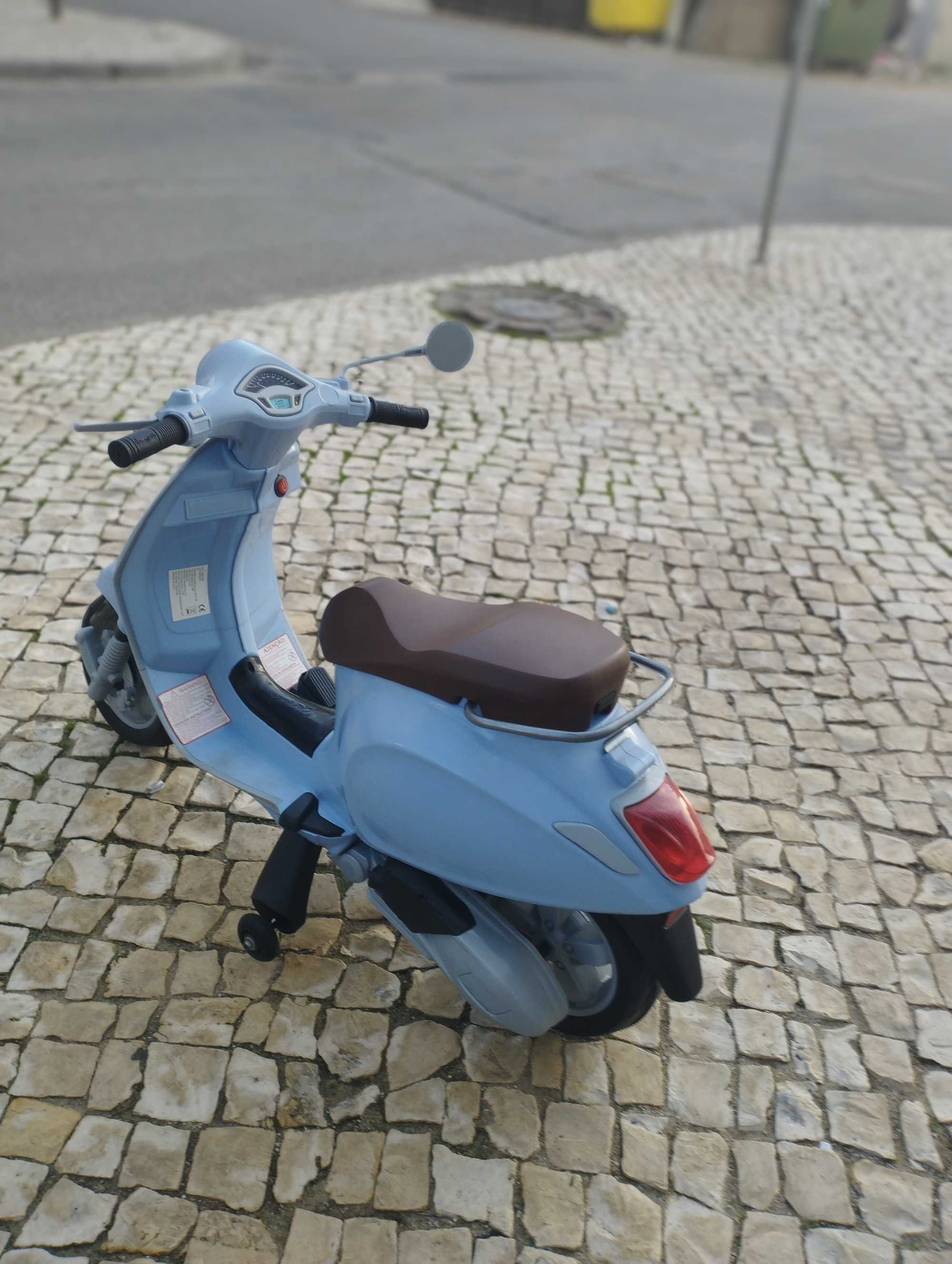 Mota VESPA para criança