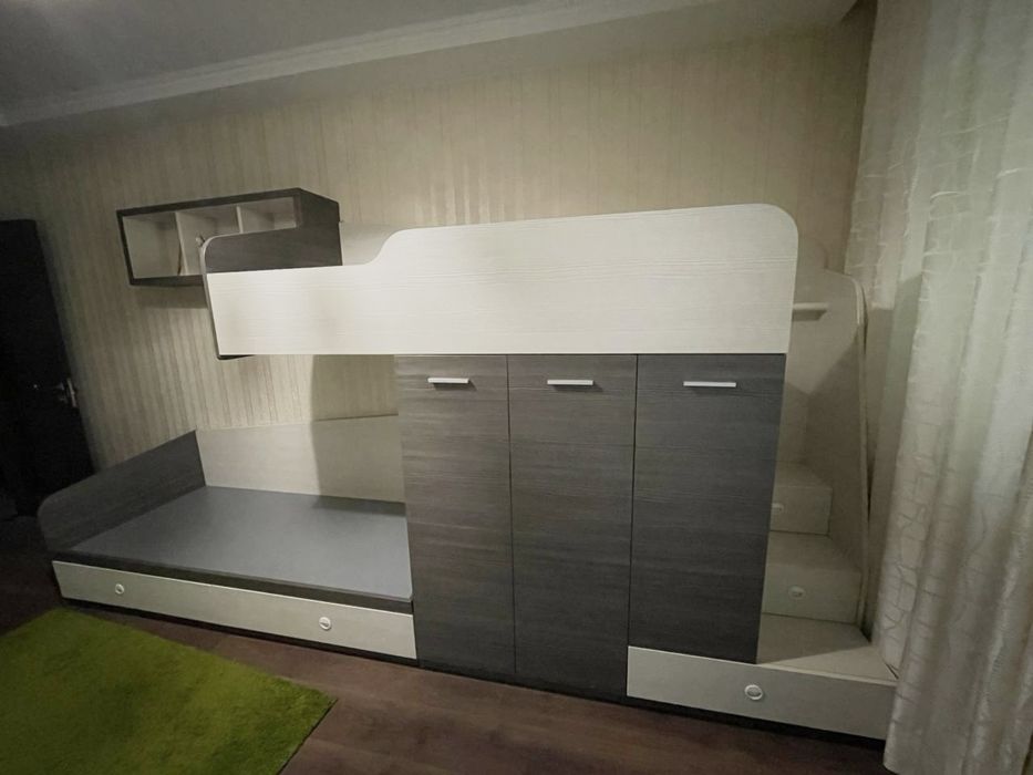 Двухъярусная кровать со шкафом и ящиками