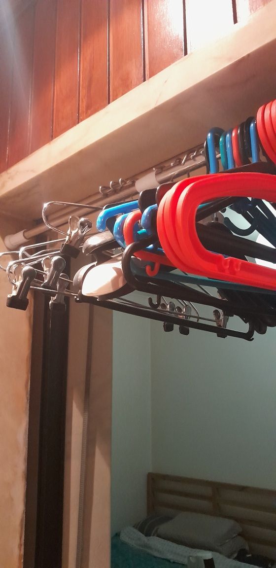 Conjunto 25 cabides arame/plástico