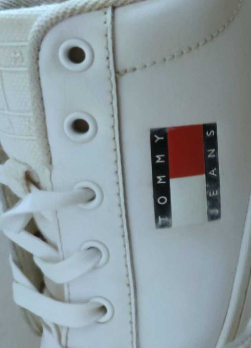 Sneakersy buty damskie Tommy Jeans białe logowane  Stan Bdb r.38