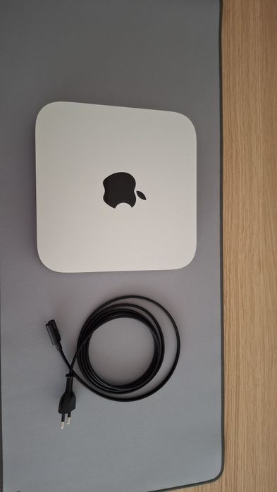 Mac mini M2 + Satechi hub em perfeito estado