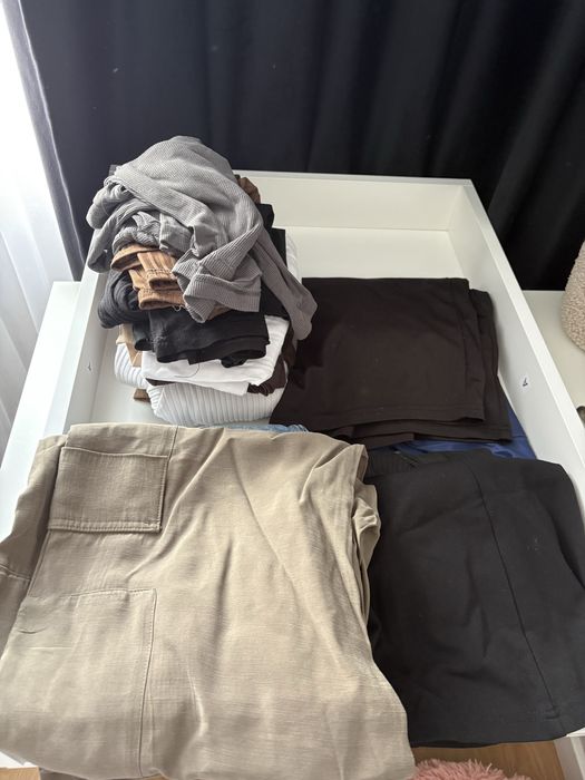 Paka damskich ubrań XS i S