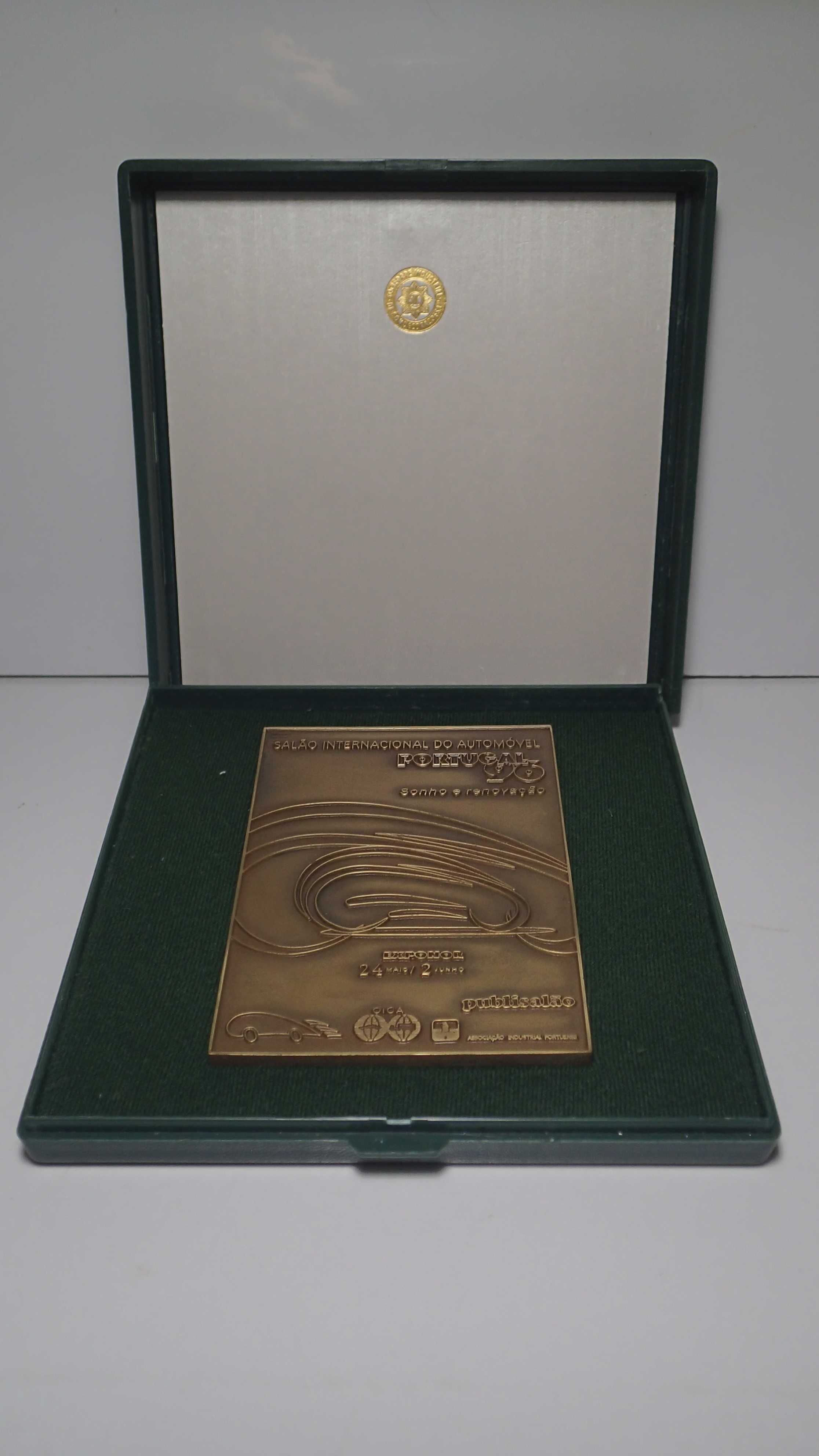 Placa em Bronze do Salão Internacional do Automóvel
