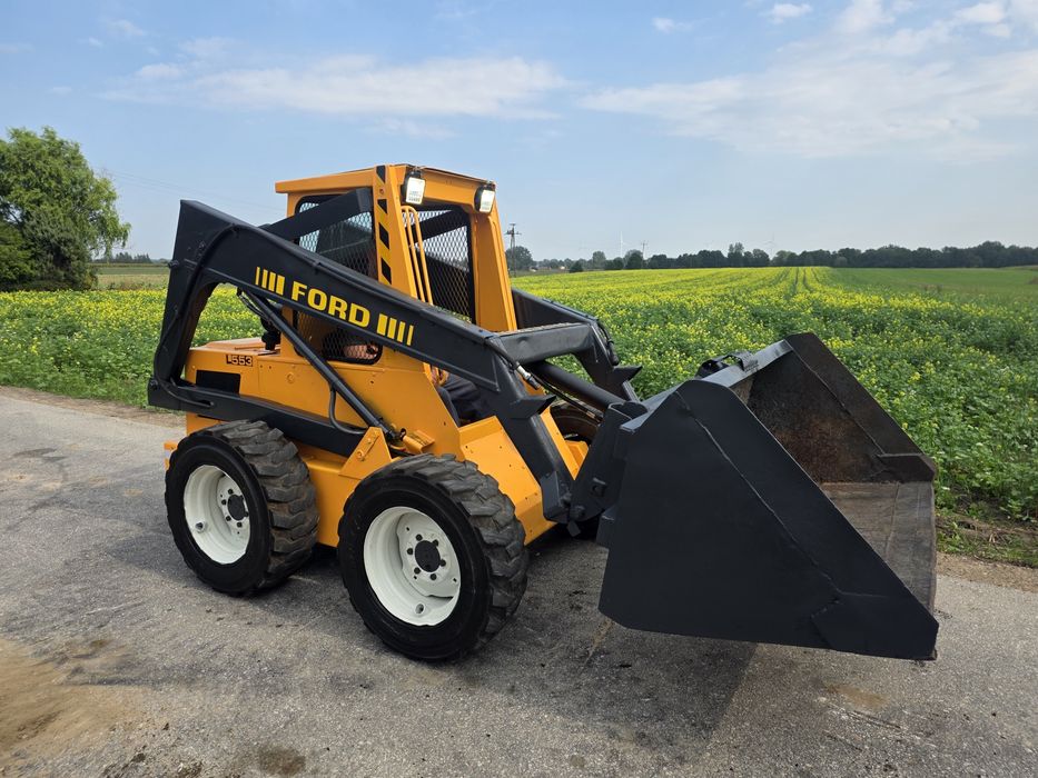 Miniładowarka Bobcat Ford L553  New Holland Ładowarka  - Silnik Kubota