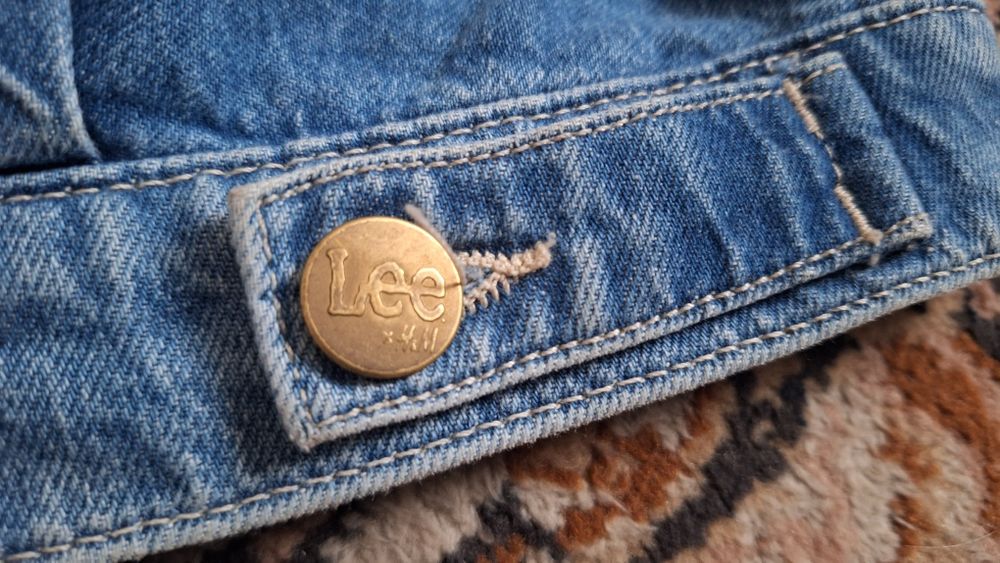 джинсовая куртка Lee.