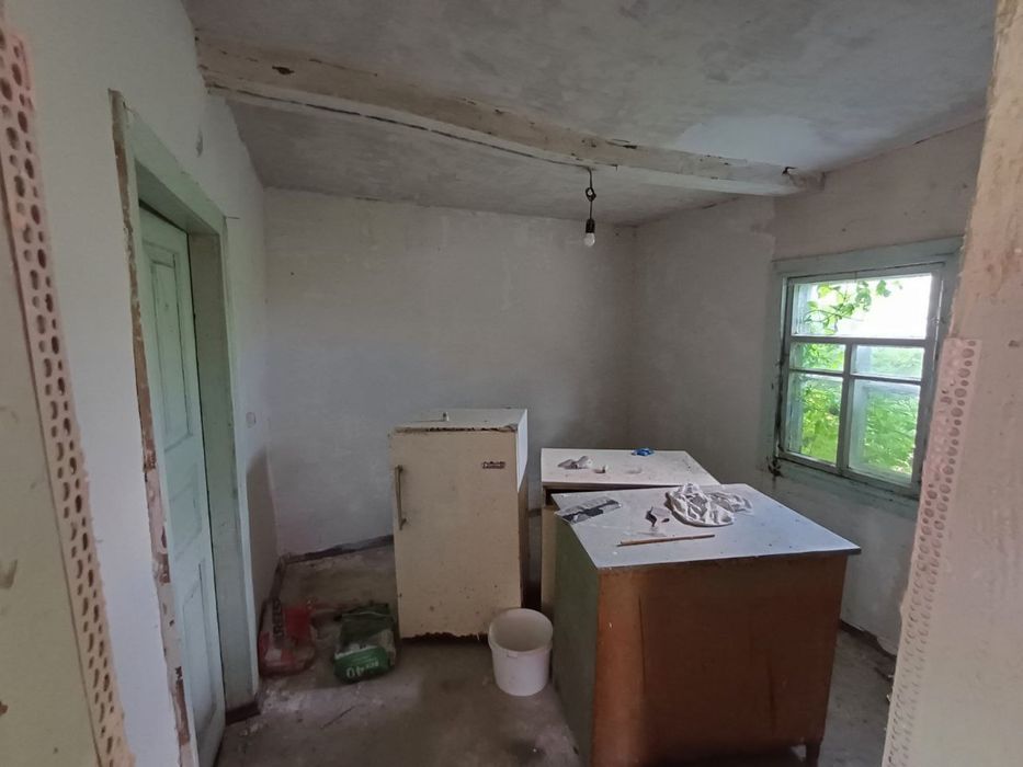 Продаж старого будинку на земельній ділянці 0,25 сот біля лісу