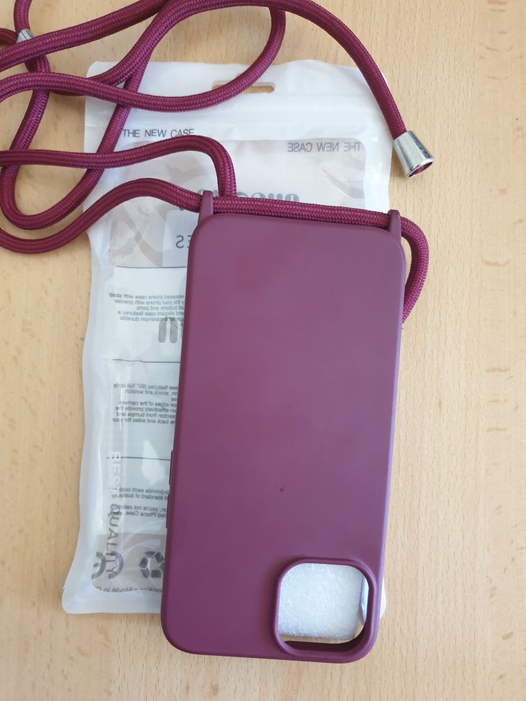 Capa Iphone 13 Bordeaux com Cordão