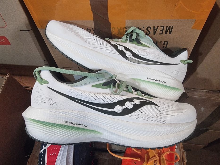 Оригінал 100% чоловічі кросівки saucony triumph 21  eur 46