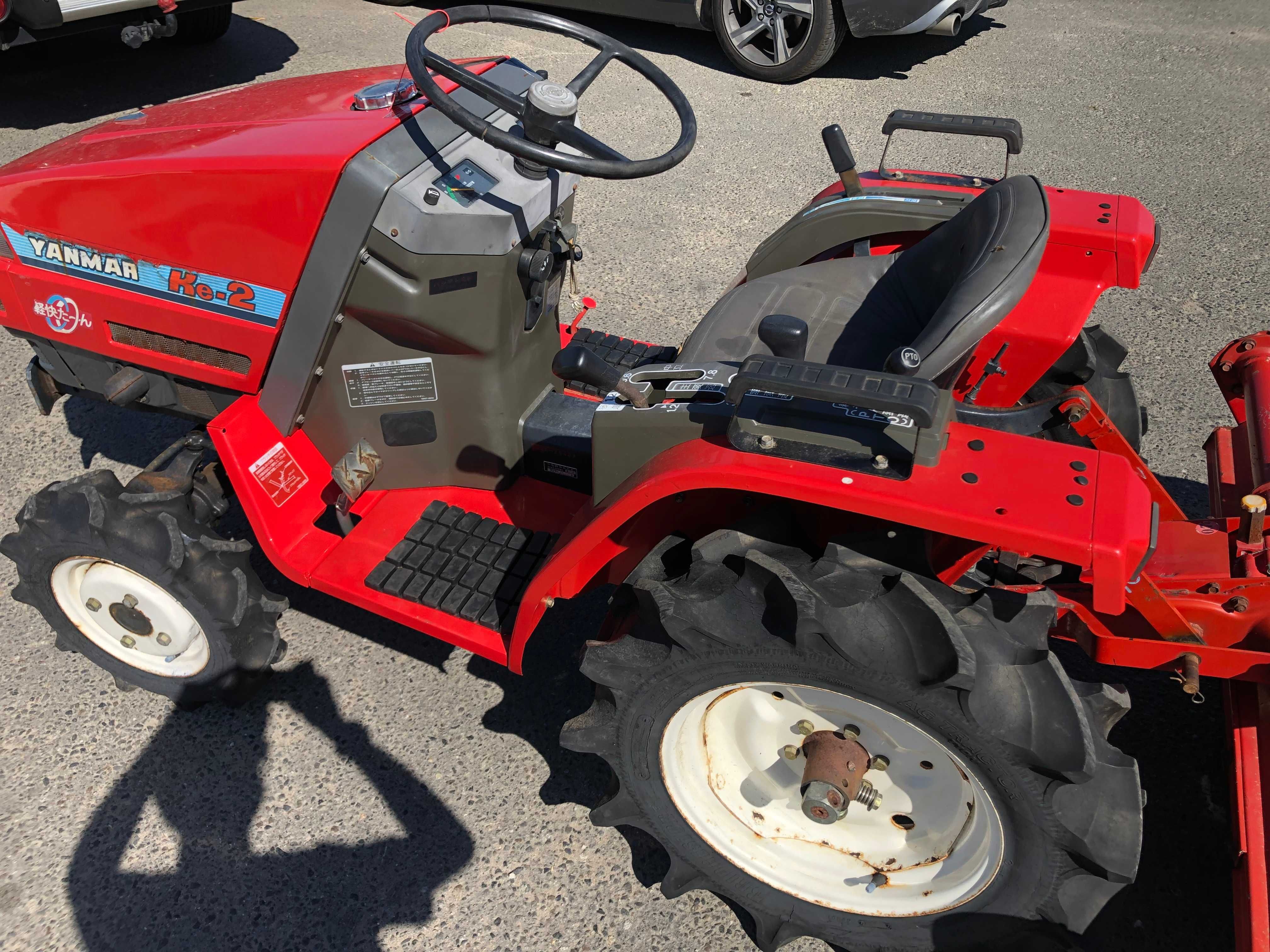 Traktorek Yanmar Ke2 z glebogryzarką 12KM 4x4