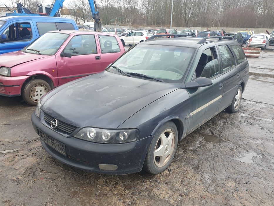 192 Opel Vectra B 1.8 85kw 115km 1997r kompletny przód maska zderzak l