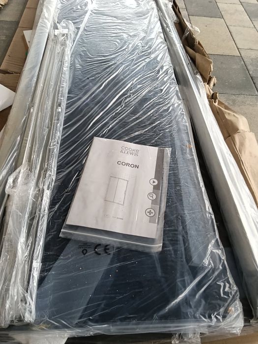 Nowa szyba z drzwiami przesuwanymi do prysznica