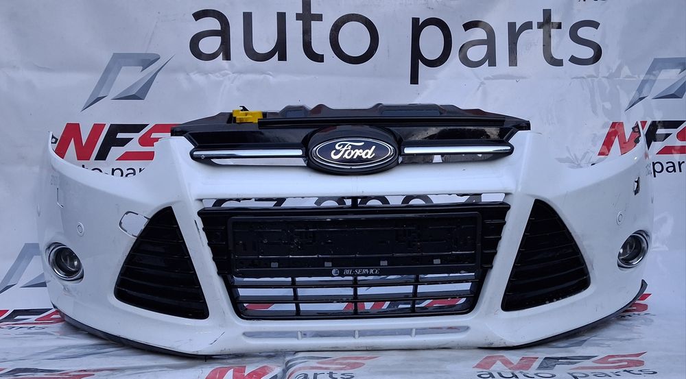 Передній бампер Ford Focus mk3, Форд Фокус мк3, колір 5B
