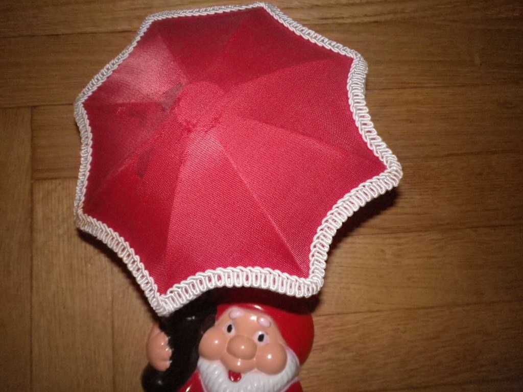 PRL - lampka Krasnal z parasolką - kompletna