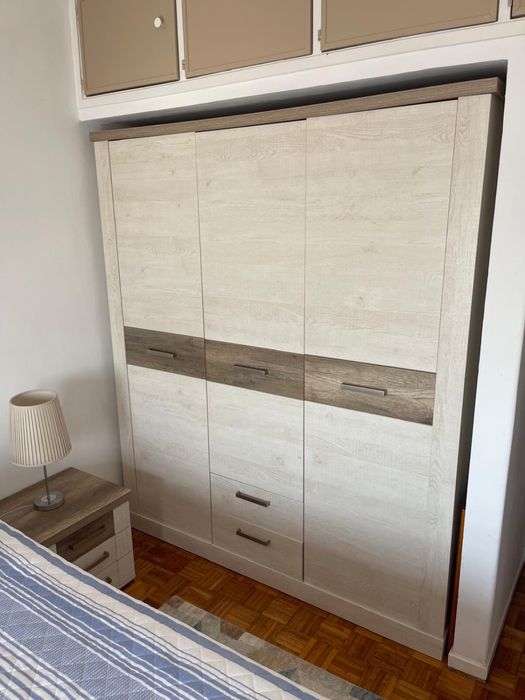 Mobilia de quarto completa como nova