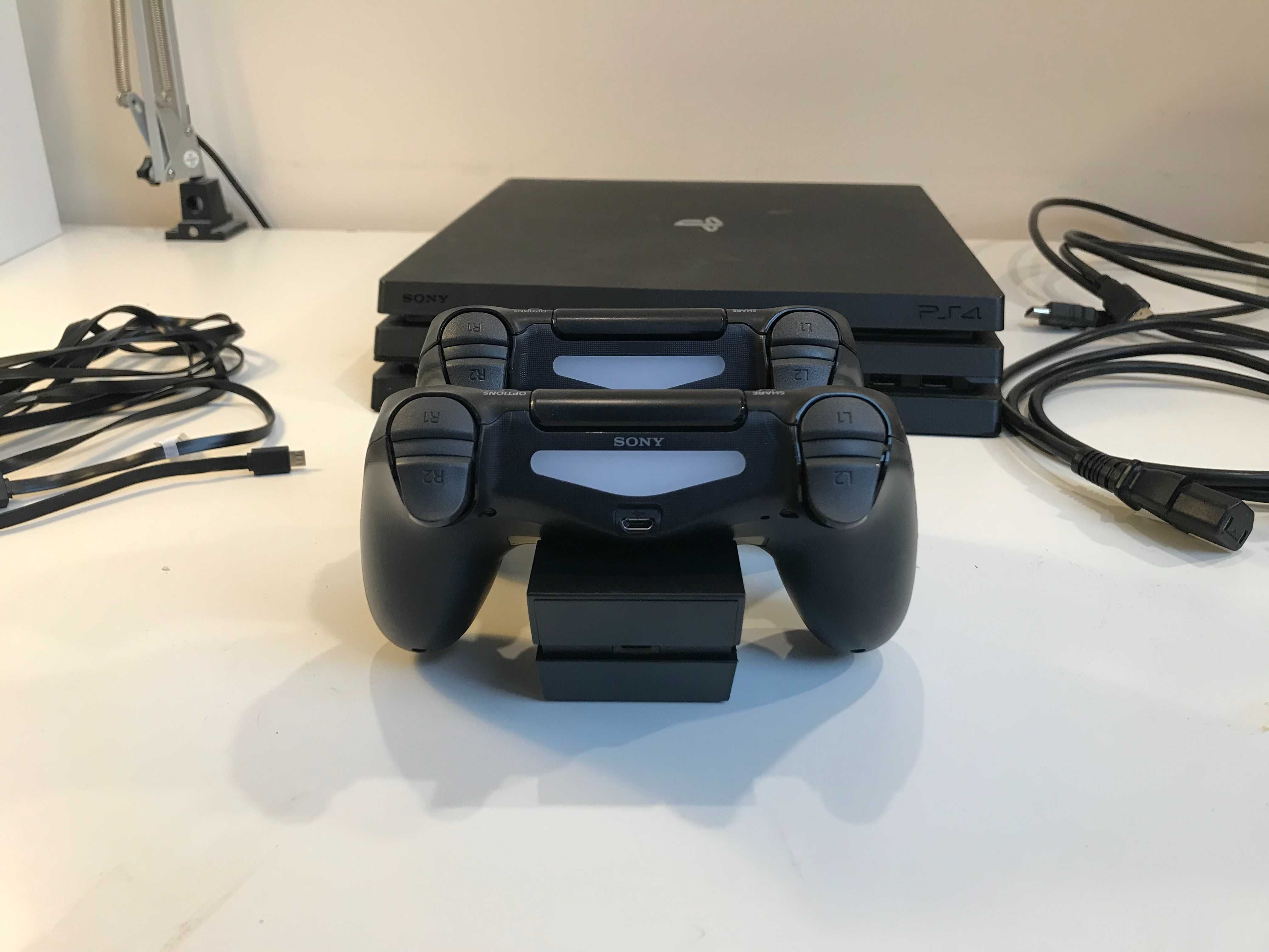 Konsola Sony PlayStation 4 pro zestaw