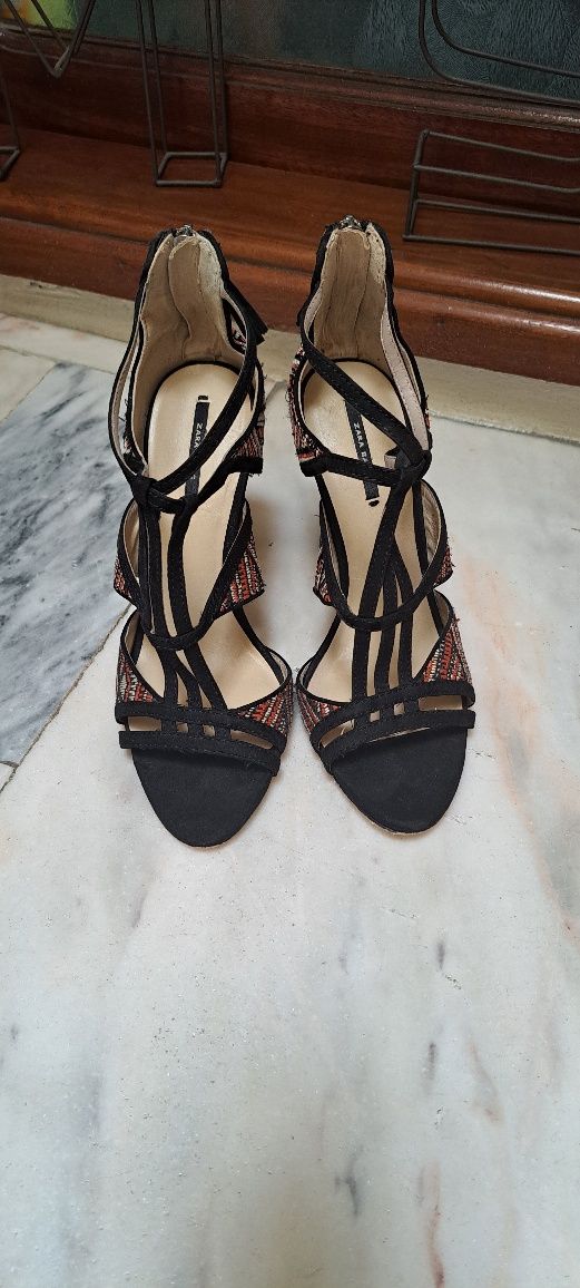 Sandalias zara tamanho 38