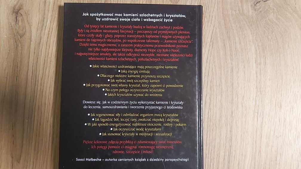 Tajemna moc kamieni szlachetnych i kryształów. Soozi Holbeche