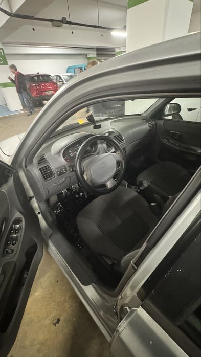 Hyundai accent 2000