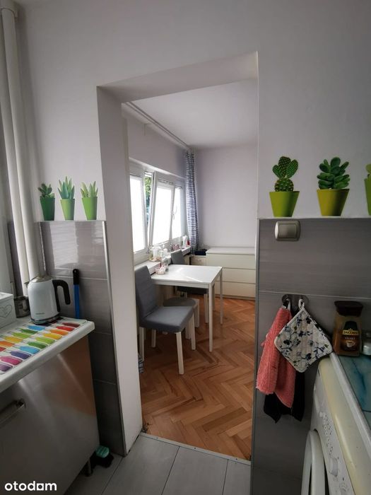 Do wynajęcia przytulna, w pełni umeblowana kawalerka przy ul. Okrzei.