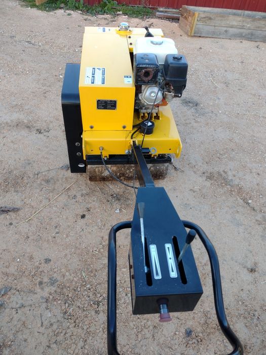 Mini rolo compatador 600 kg