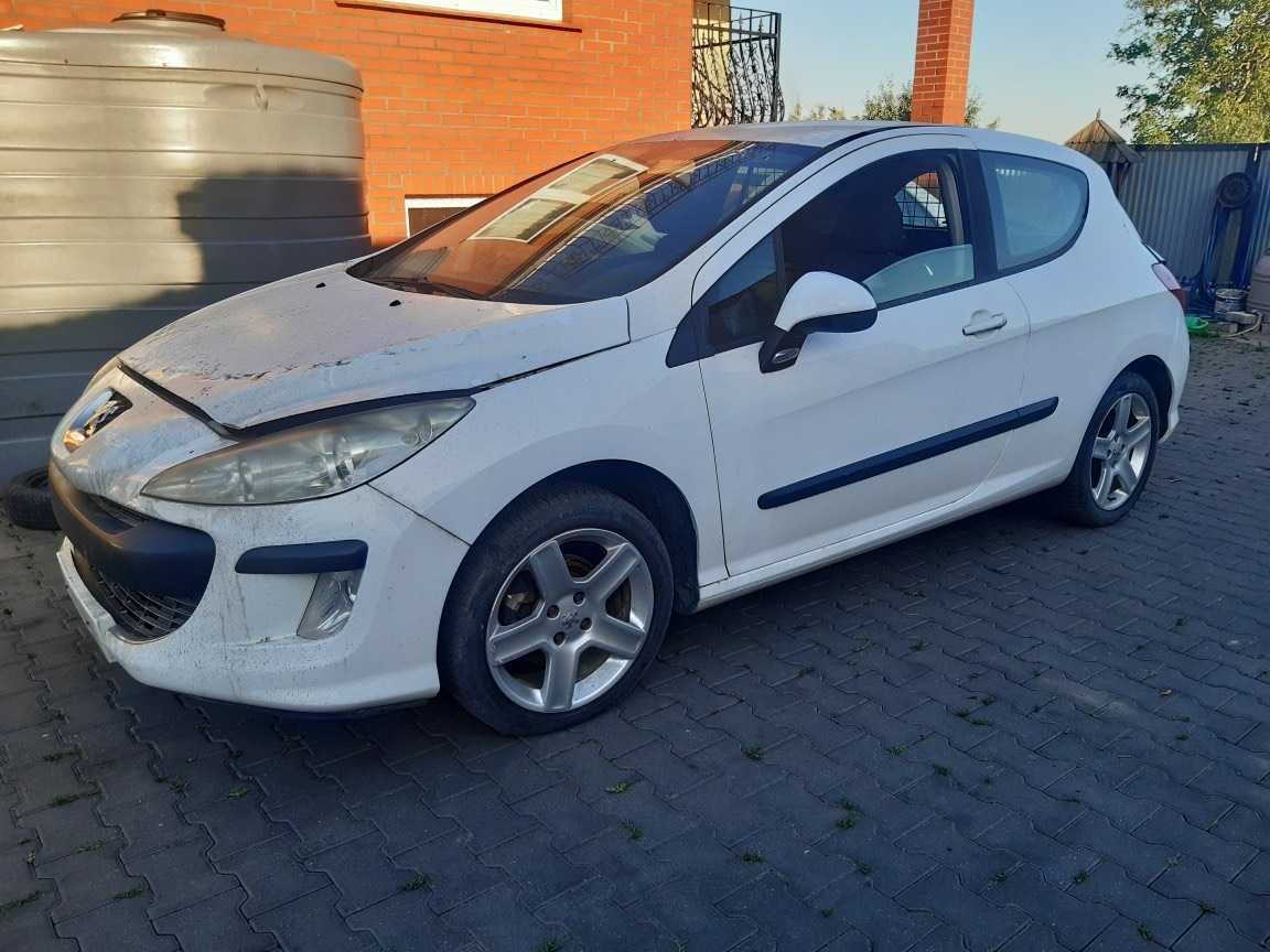 Peugeot 308 HB Lampy zderzak błotniki drzwi kokpit Kod lakieru EWP