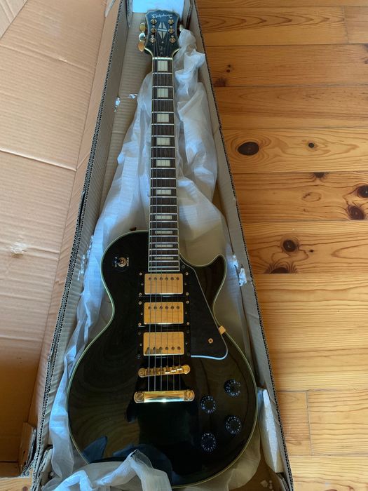 Guitarra nova sem nenhum uso