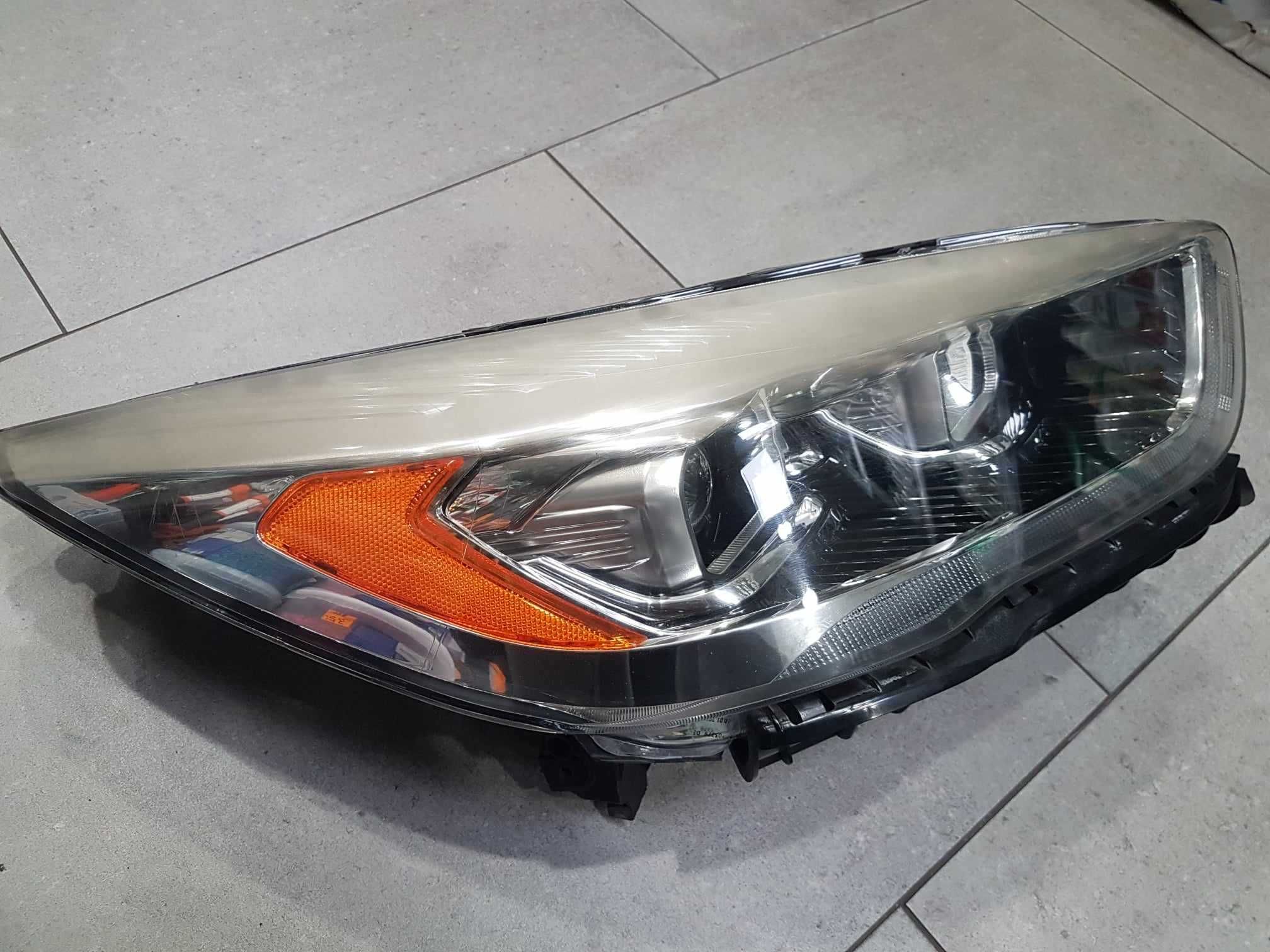 Reflektor Ford Kuga 2017 MK2 Bixenon skrętny prawa
