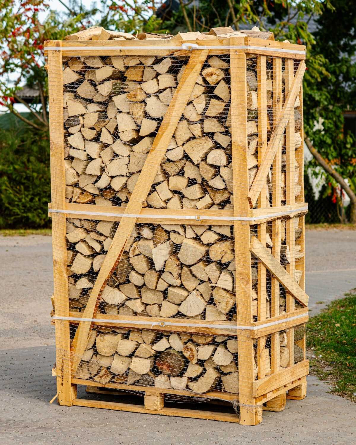 Drewno kominkowe suszone komorowo -BioFire – Płock i okolice